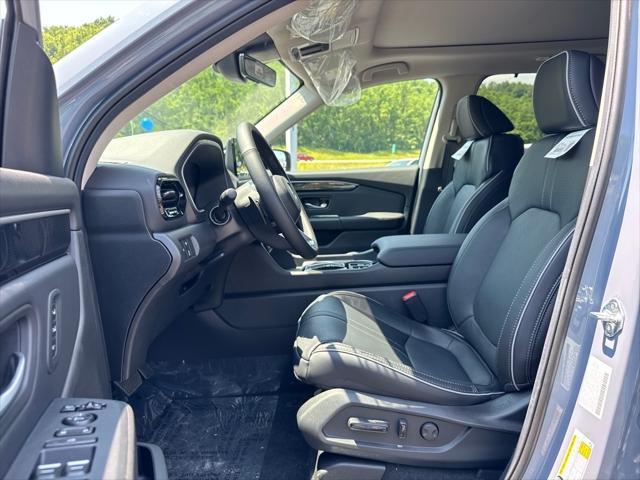 new 2025 Honda Pilot car, priced at $54,985