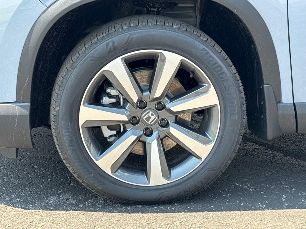 new 2025 Honda Pilot car, priced at $54,985