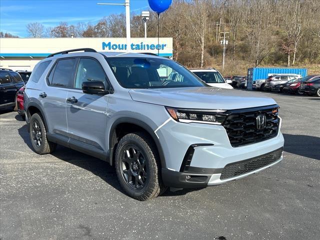 new 2025 Honda Pilot car, priced at $51,555