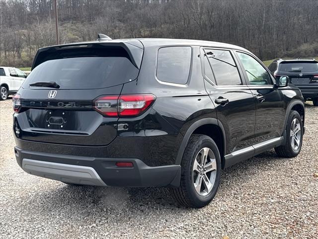 used 2025 Honda Pilot car, priced at $42,677