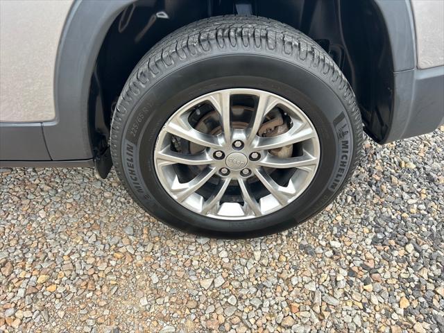 used 2019 Jeep Cherokee car, priced at $16,400