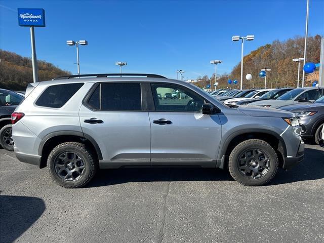 new 2025 Honda Pilot car, priced at $50,795