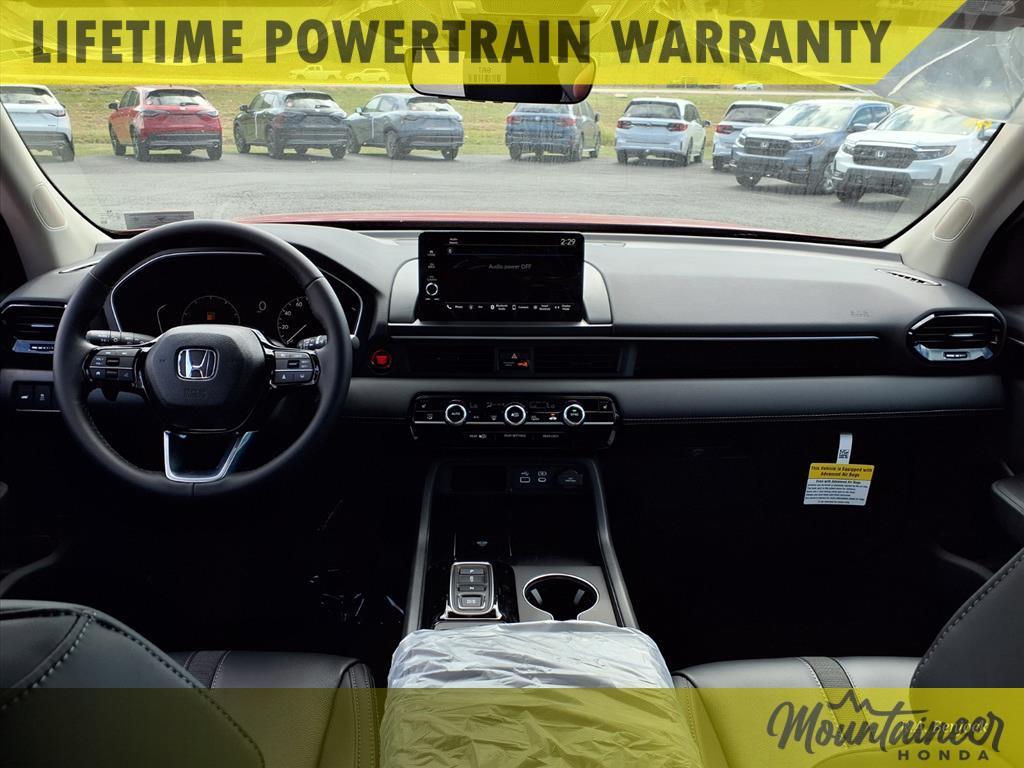 new 2025 Honda Pilot car, priced at $47,045
