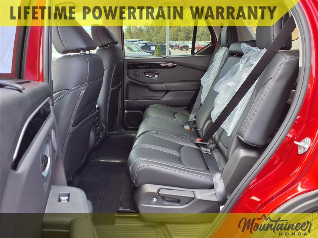 new 2025 Honda Pilot car, priced at $47,045