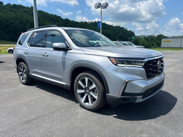new 2025 Honda Pilot car, priced at $54,530