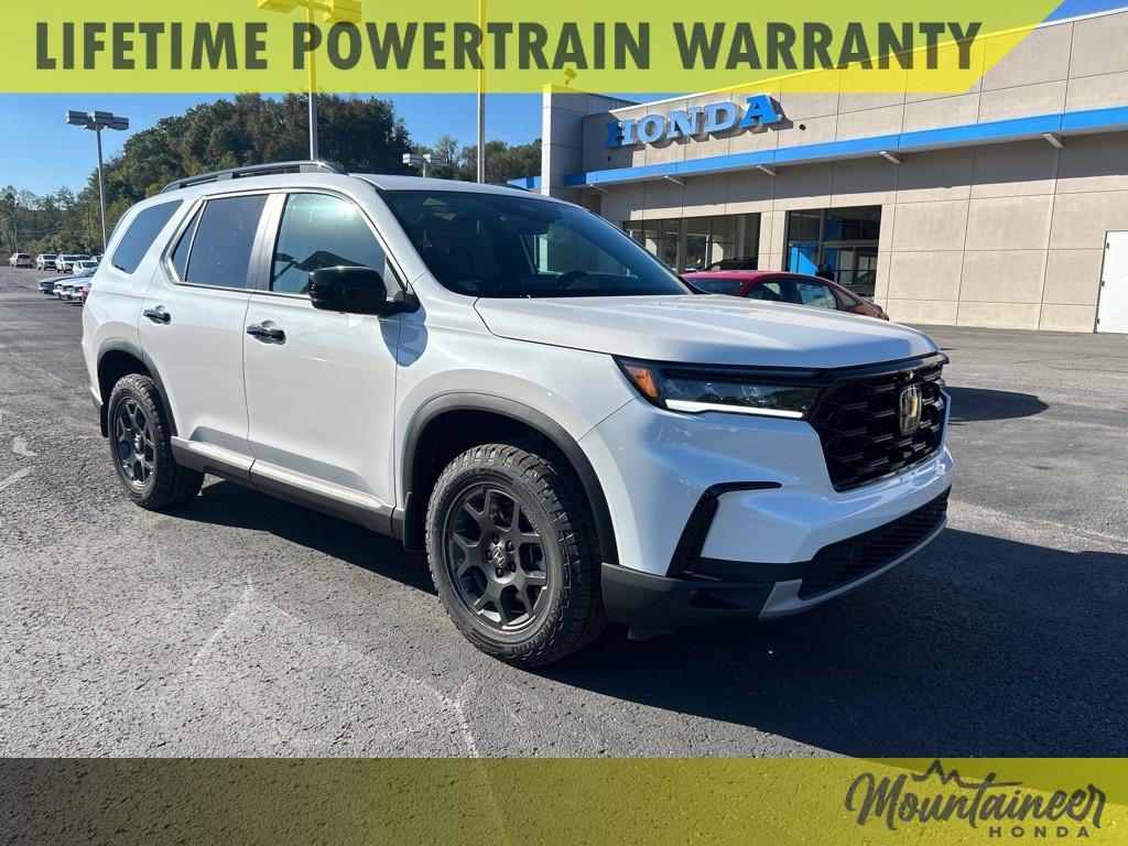 new 2025 Honda Pilot car, priced at $48,719