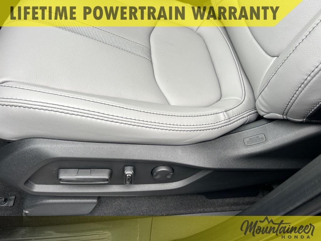 new 2025 Honda Pilot car, priced at $47,923