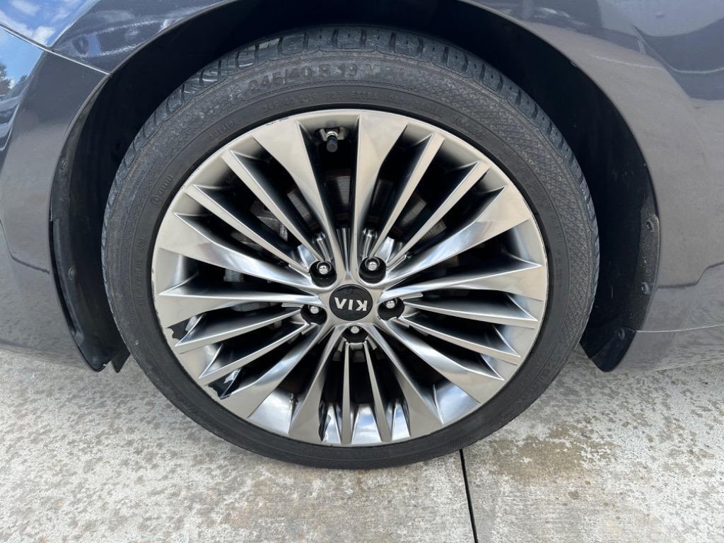 used 2017 Kia Cadenza car, priced at $13,950
