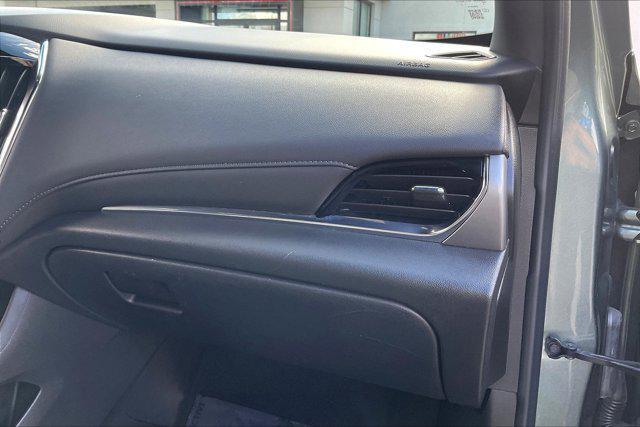 used 2023 Chevrolet Traverse car, priced at $29,799