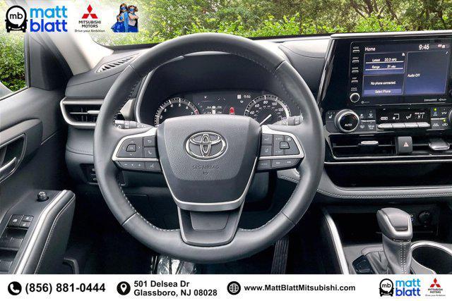 used 2022 Toyota Highlander car, priced at $37,499