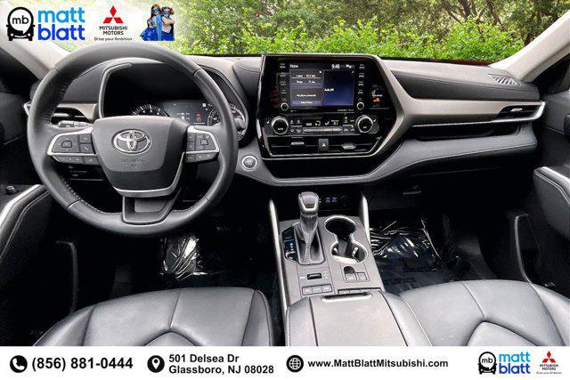 used 2022 Toyota Highlander car, priced at $37,499