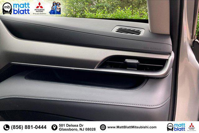 used 2022 Toyota Highlander car, priced at $37,499