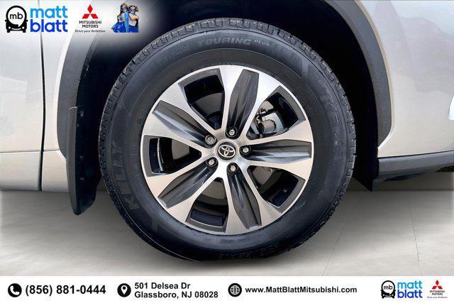 used 2022 Toyota Highlander car, priced at $37,499