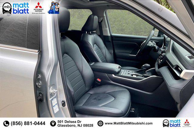 used 2022 Toyota Highlander car, priced at $37,499