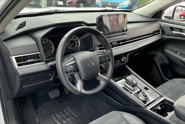 used 2023 Mitsubishi Outlander car