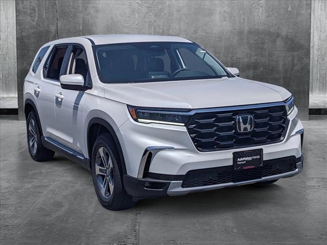 new 2025 Honda Pilot car, priced at $43,088