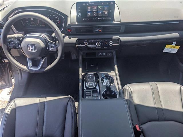 new 2025 Honda Pilot car, priced at $45,731