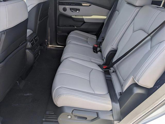 new 2025 Honda Pilot car, priced at $45,950