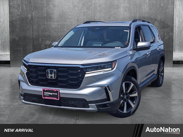 new 2025 Honda Pilot car, priced at $48,950