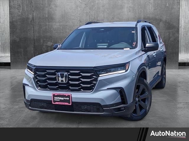new 2025 Honda Pilot car, priced at $44,205