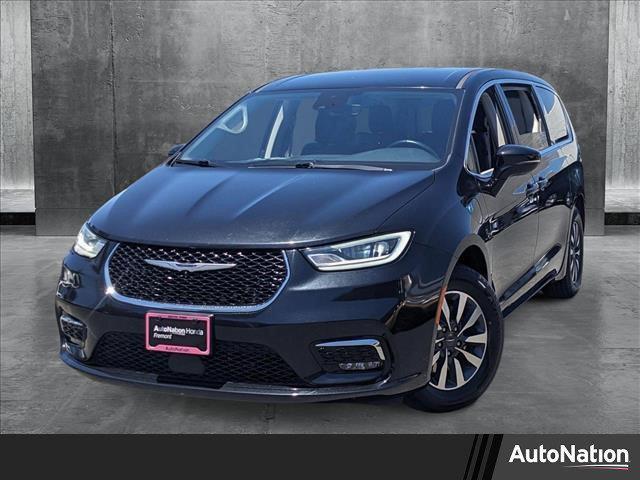used 2022 Chrysler Pacifica Hybrid car, priced at $24,922