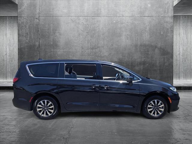 used 2022 Chrysler Pacifica Hybrid car, priced at $24,922