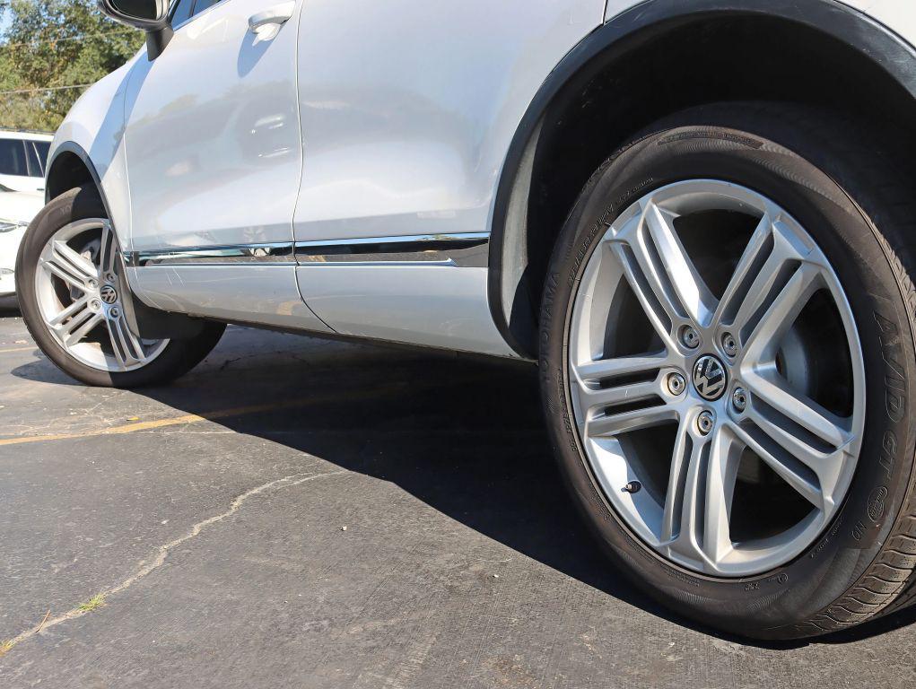 used 2016 Volkswagen Touareg car, priced at $21,995