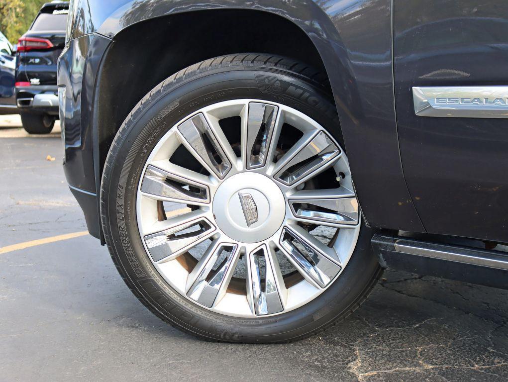 used 2016 Cadillac Escalade ESV car, priced at $23,995