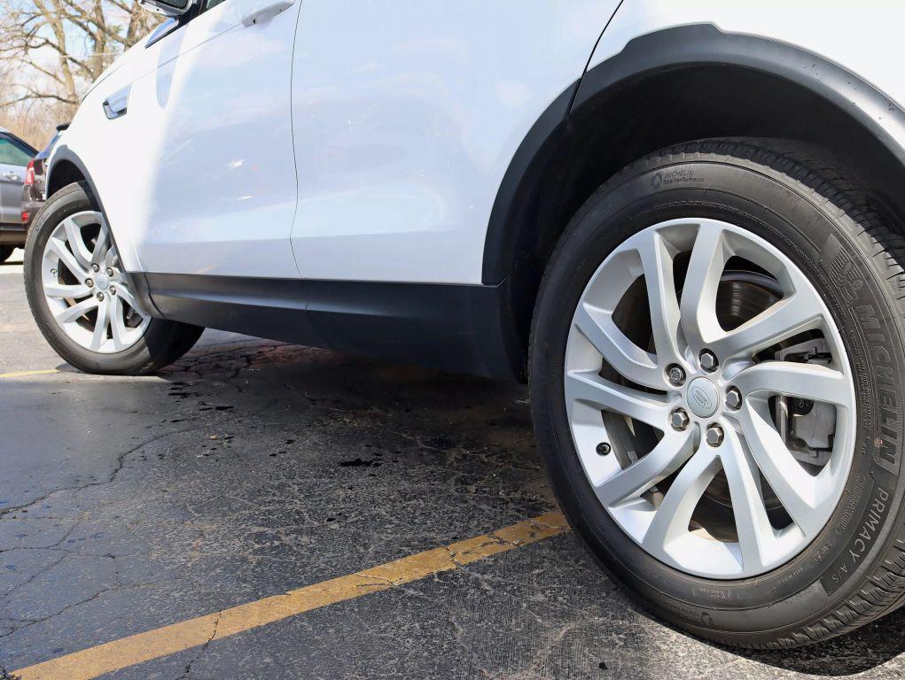 used 2018 Land Rover Discovery car, priced at $18,995