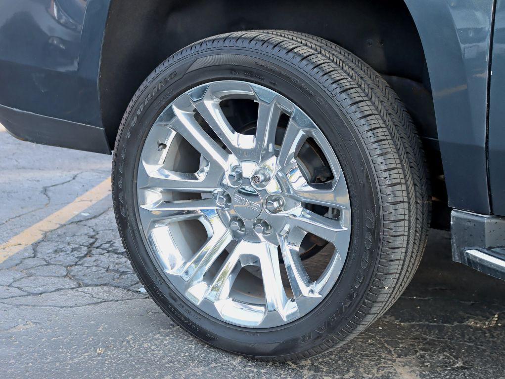 used 2020 GMC Yukon XL car, priced at $35,995