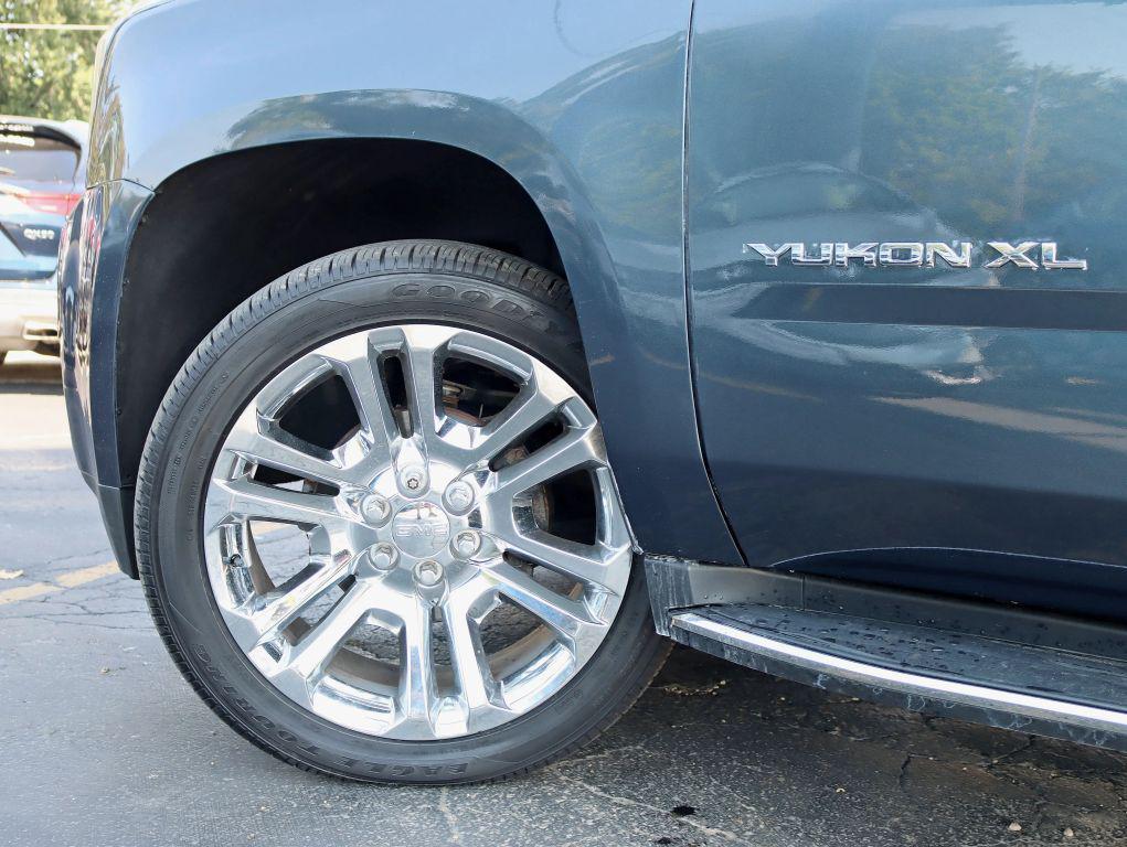 used 2020 GMC Yukon XL car, priced at $35,995