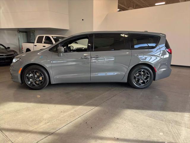 used 2022 Chrysler Pacifica Hybrid car, priced at $25,991