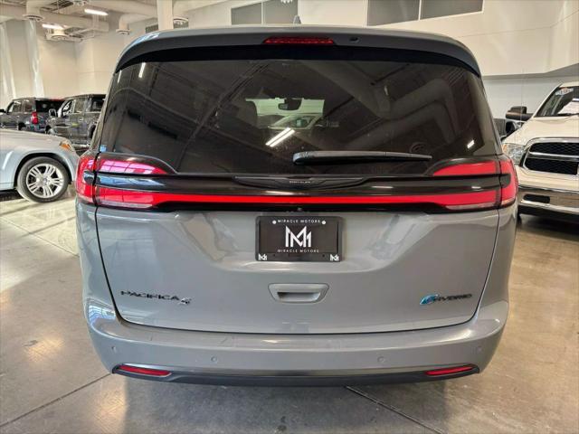 used 2022 Chrysler Pacifica Hybrid car, priced at $25,991