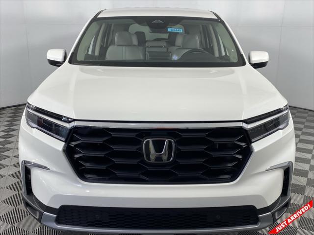 new 2025 Honda Pilot car, priced at $50,200