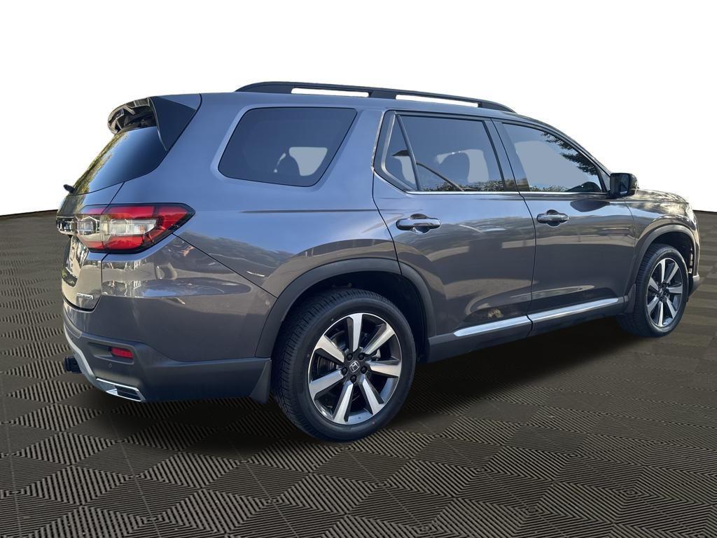 used 2025 Honda Pilot car, priced at $41,709