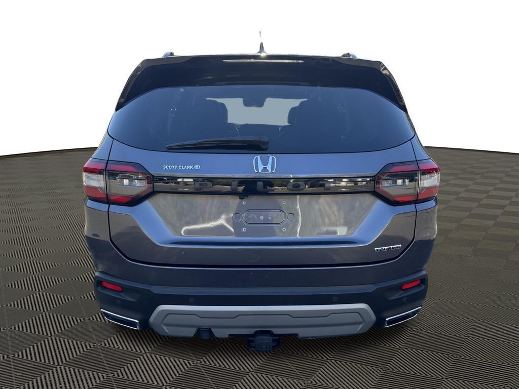 used 2025 Honda Pilot car, priced at $41,709