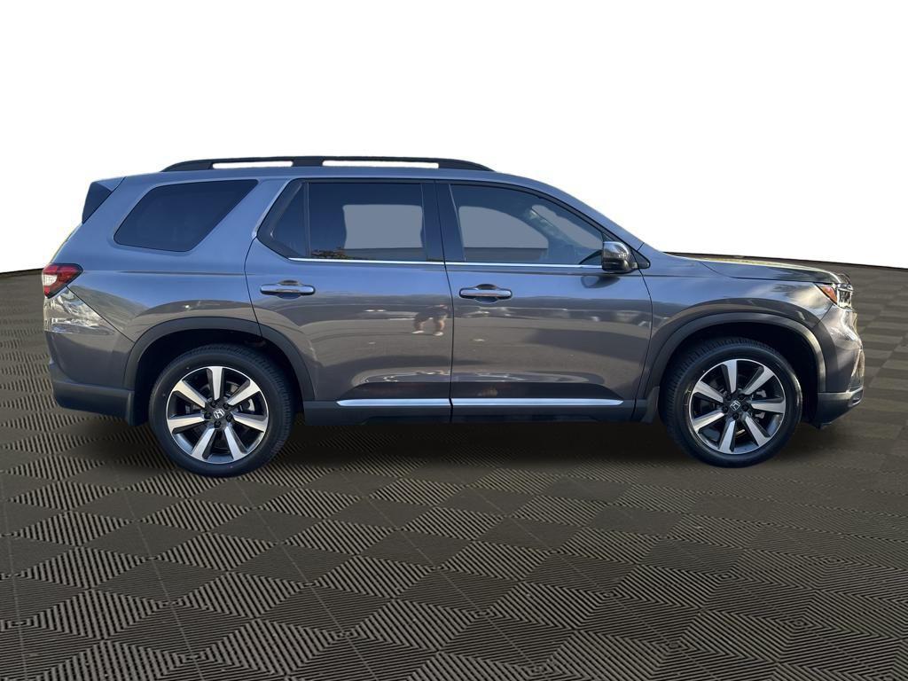 used 2025 Honda Pilot car, priced at $41,709