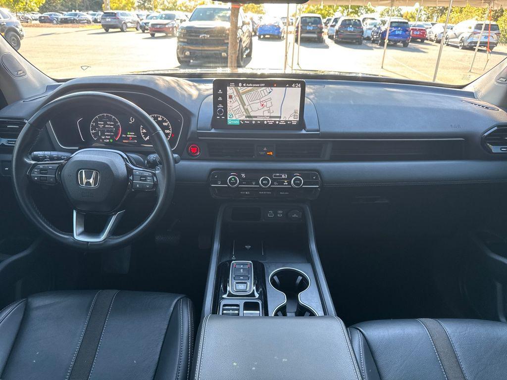 used 2025 Honda Pilot car, priced at $41,709