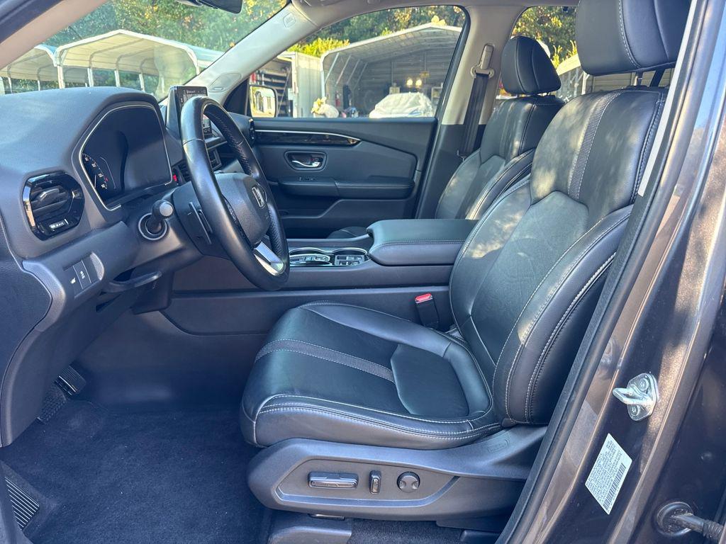 used 2025 Honda Pilot car, priced at $41,709