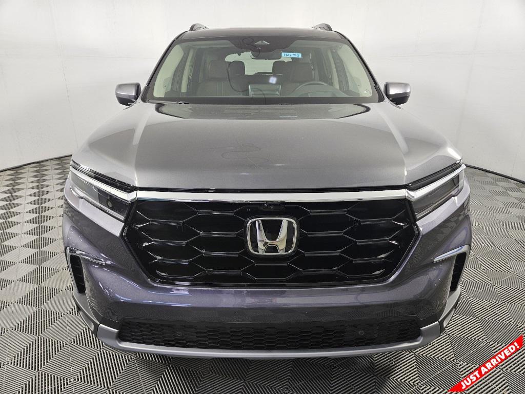 new 2025 Honda Pilot car, priced at $54,575