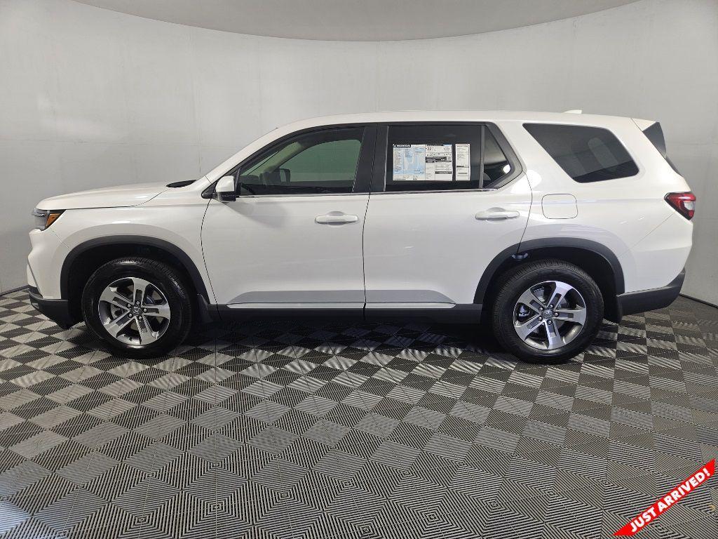 new 2025 Honda Pilot car, priced at $45,450