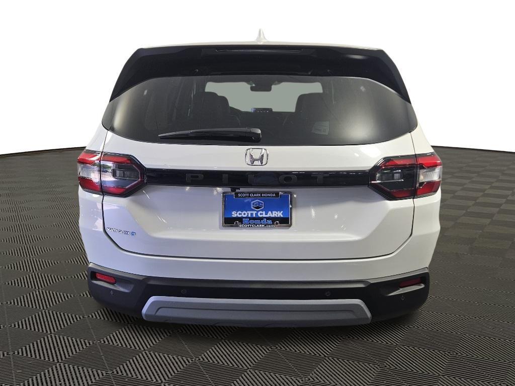 new 2025 Honda Pilot car, priced at $45,450