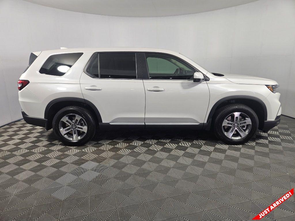 new 2025 Honda Pilot car, priced at $45,450