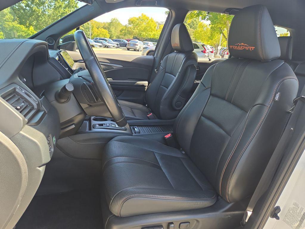 used 2023 Honda Passport car, priced at $33,085