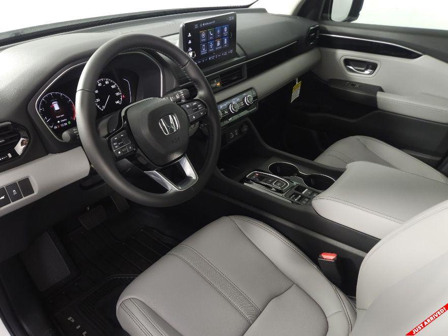 new 2025 Honda Pilot car, priced at $48,280