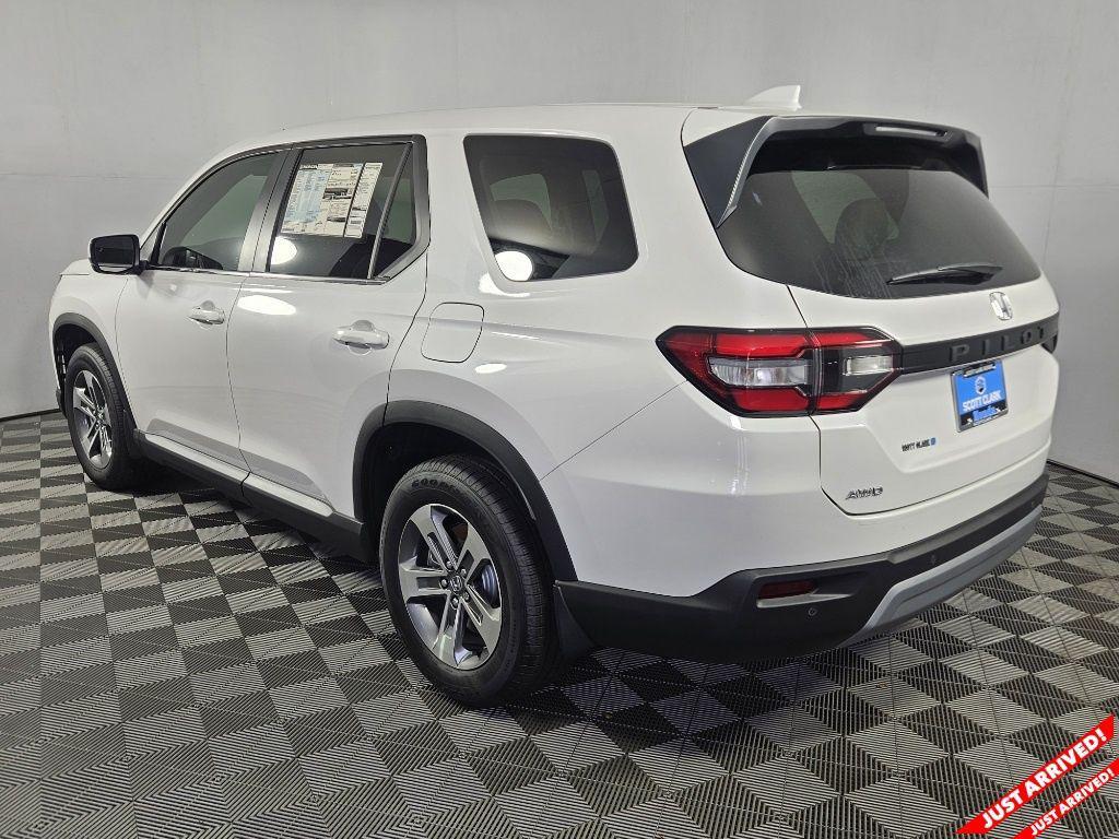 new 2025 Honda Pilot car, priced at $48,280