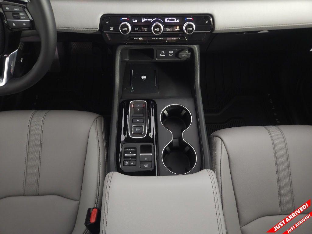 new 2025 Honda Pilot car, priced at $48,280