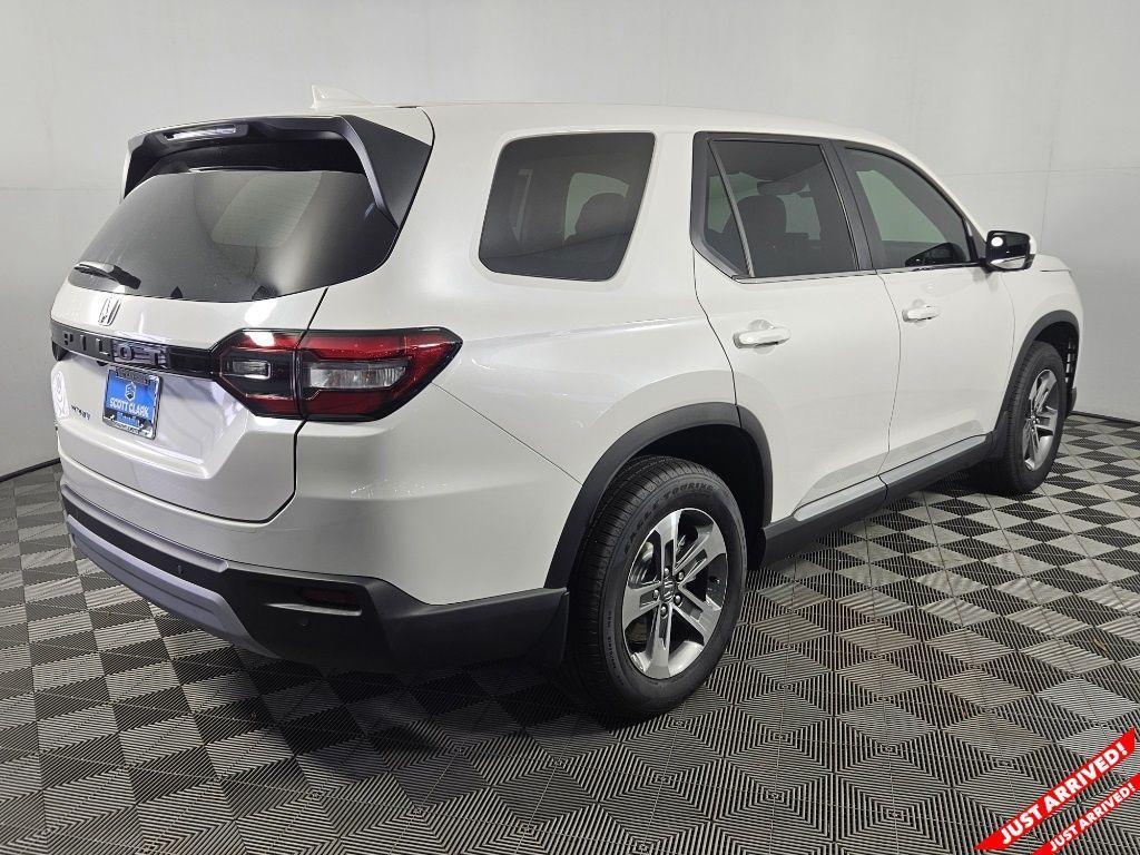 new 2025 Honda Pilot car, priced at $48,280