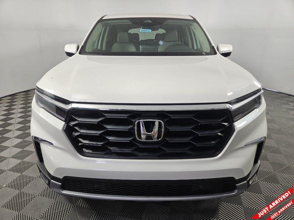 new 2025 Honda Pilot car, priced at $48,280