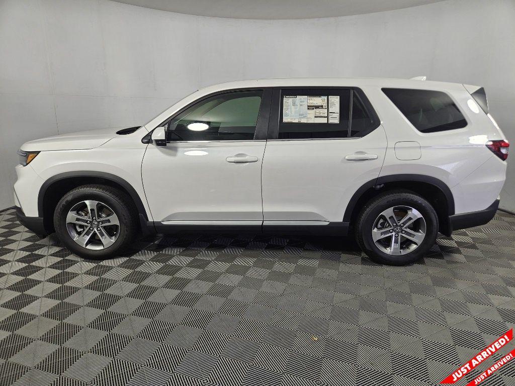new 2025 Honda Pilot car, priced at $48,280